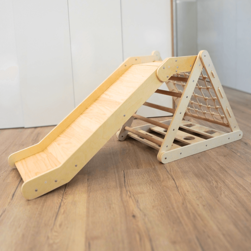 Pikler's triangle with slide - wooden children's climbing frame and indoor play equipment for children, ideal for developing motor skills and balance. Indoor wooden climbing frame, indoor climbing frames, children's climbing frames, children's indoor play equipment 