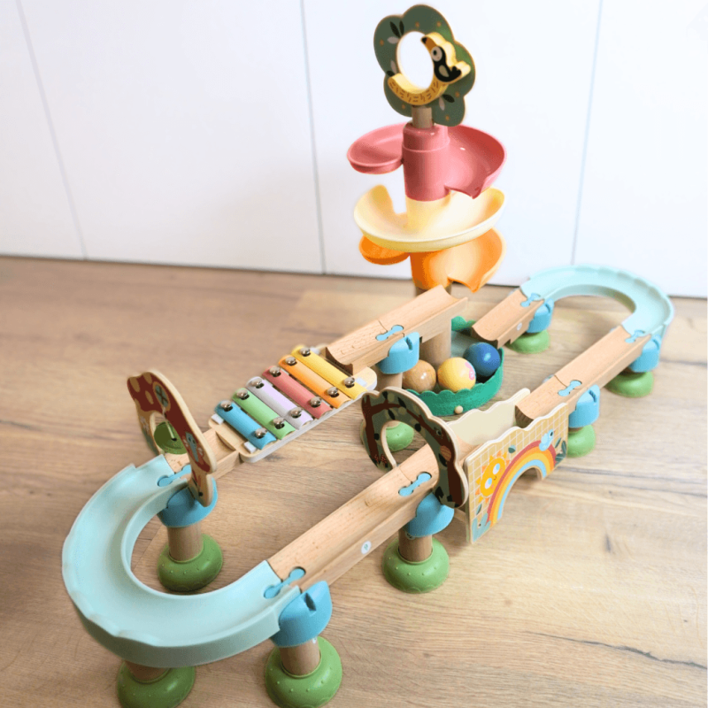 Glasbena steza z lesenimi žogicami – poučna in zabavna montessori igrača za otroke od 1 leta, idealno darilo za razvoj motorike. Darilo 2 leti, darilo za malčka, darilo za otroški rojstni dan, kvalitetne lesene igrače, poučne igrače za otroke